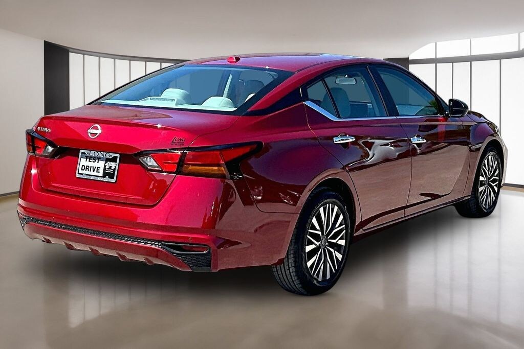 Used 2025 Nissan Altima 2.5 SV Sedan