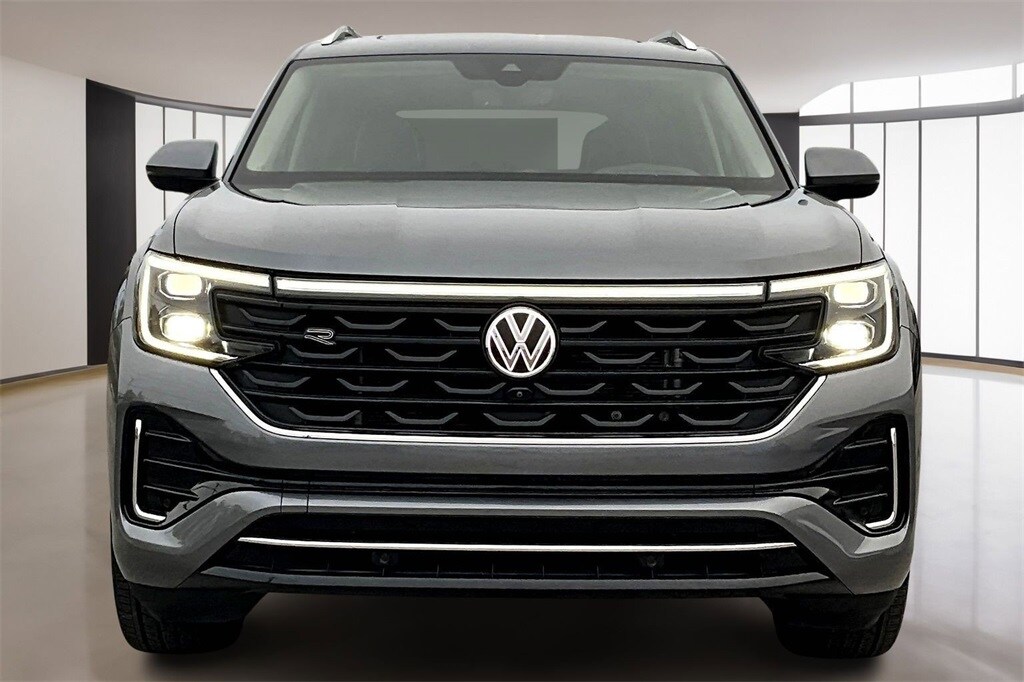 Used 2024 Volkswagen Atlas 2.0T SEL Premium R-Line SUV