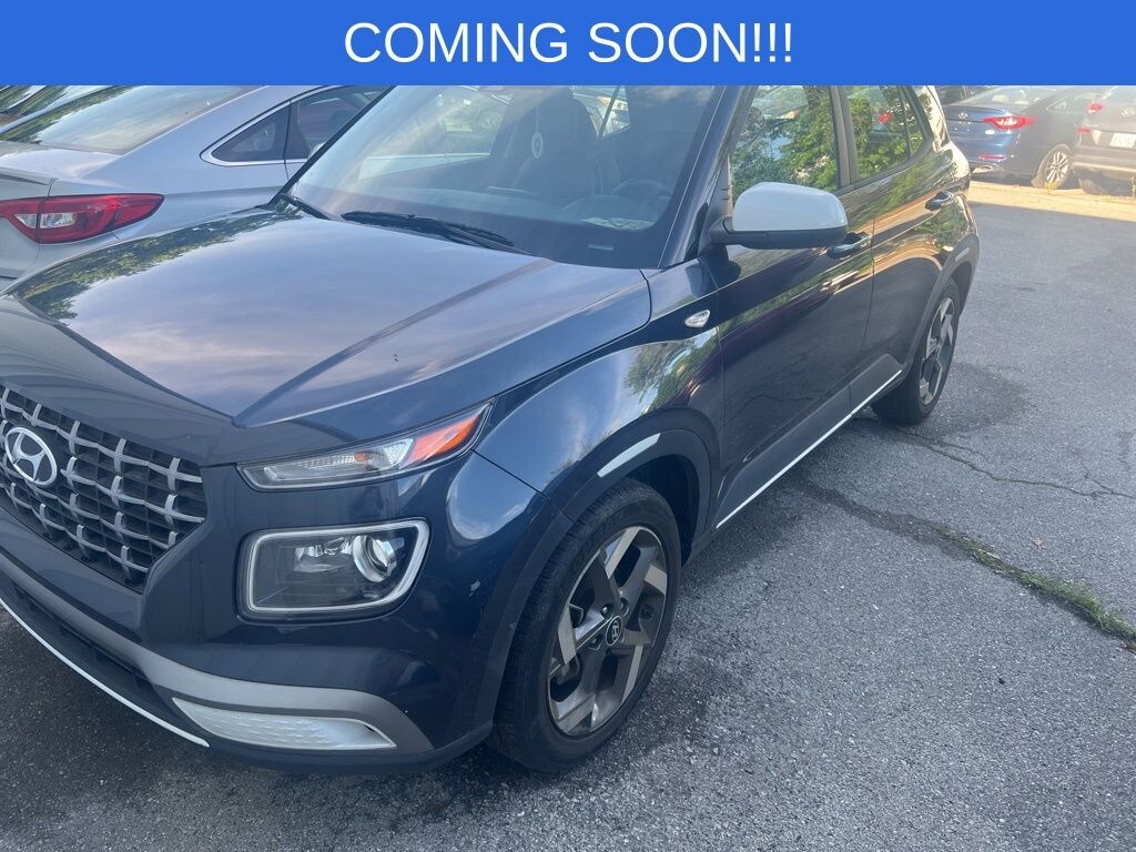 Used 2022 Hyundai Venue Limited SUV