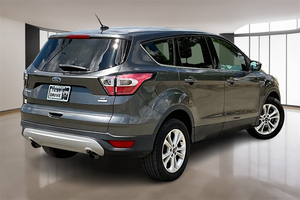 Used 2017 Ford Escape SE with VIN 1FMCU0G97HUB73102 for sale in Chattanooga, TN