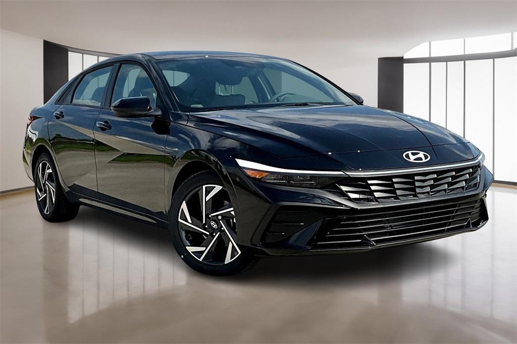 New 2025 Hyundai Elantra SEL Sport Sedan