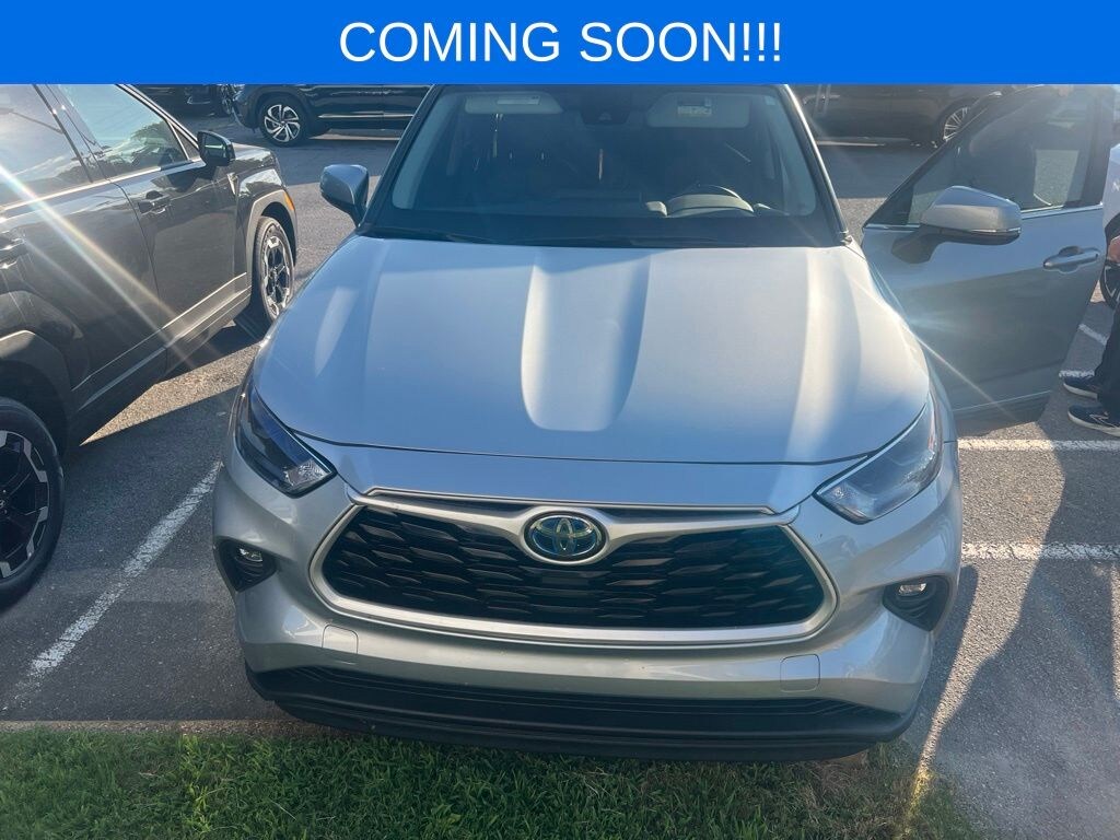 Used 2023 Toyota Highlander Hybrid XLE SUV