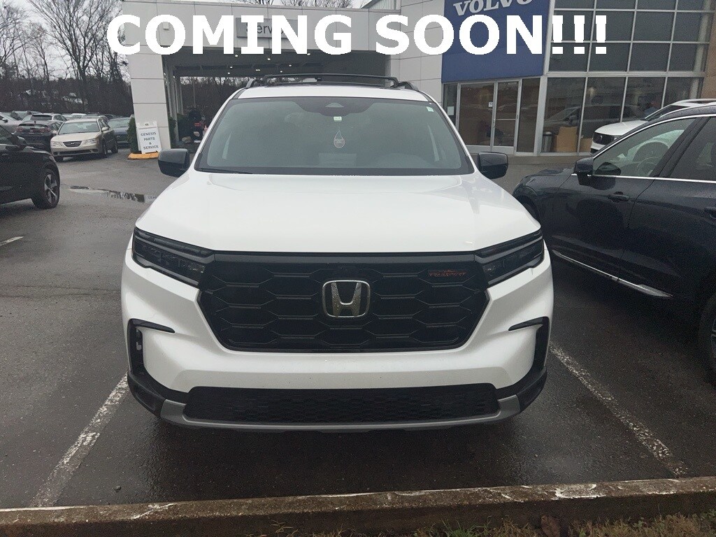 Used 2024 Honda Pilot TrailSport SUV