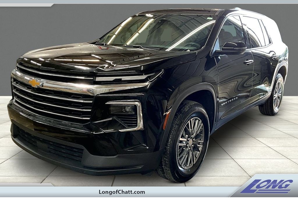 Used 2025 Chevrolet Traverse LT SUV