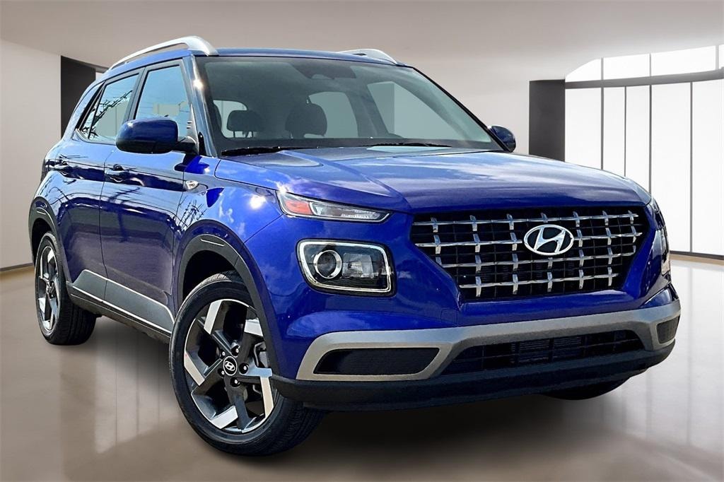 New 2025 Hyundai Venue SEL SUV