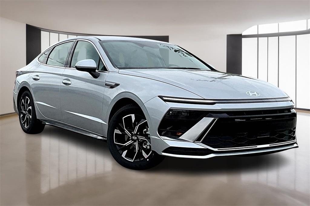 New 2025 Hyundai Sonata SEL Sedan