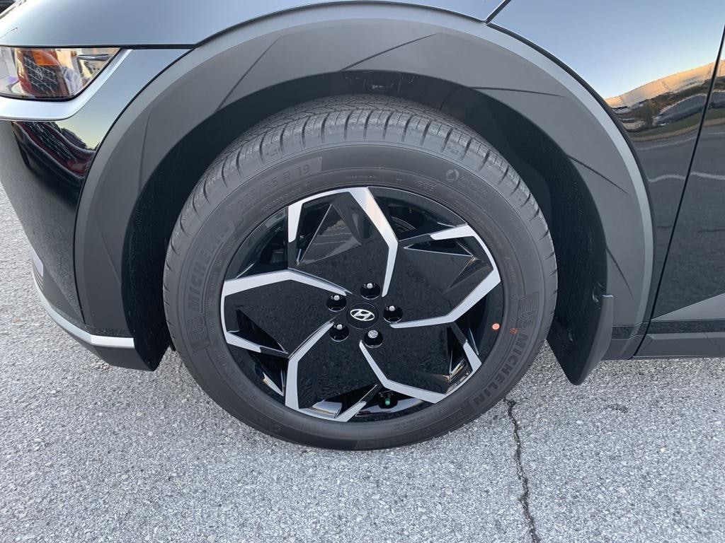 New 2024 Hyundai IONIQ 5 SEL SUV