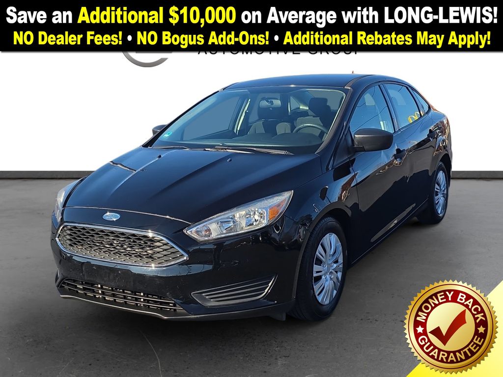 2017 Ford Focus S's photo