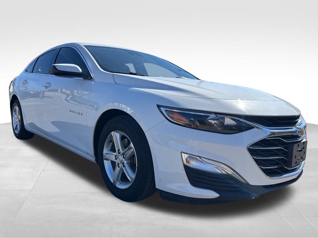 2021 Chevrolet Malibu LS photo 3