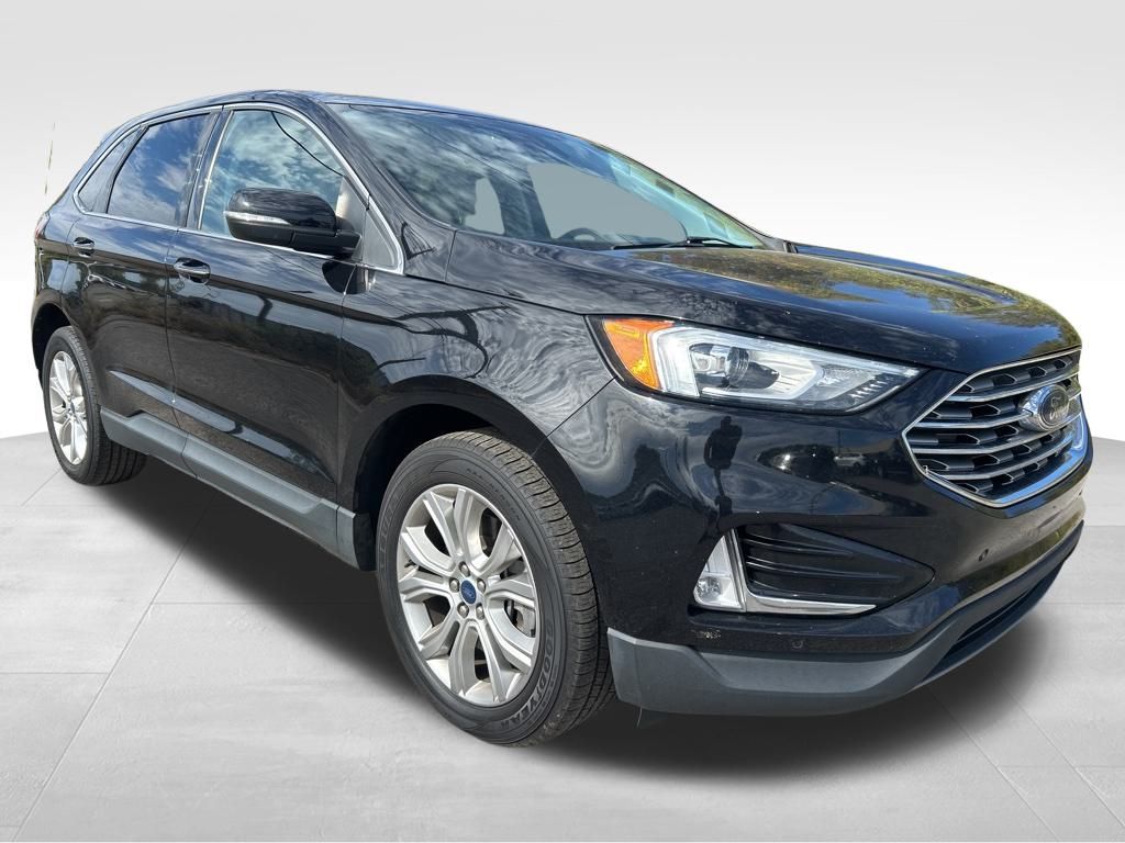 2021 Ford Edge Titanium photo 3