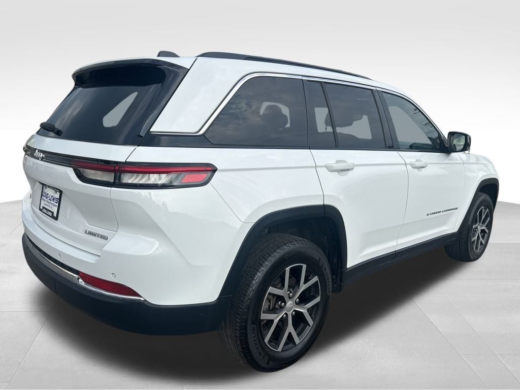 2024 Jeep Grand Cherokee Limited photo 4
