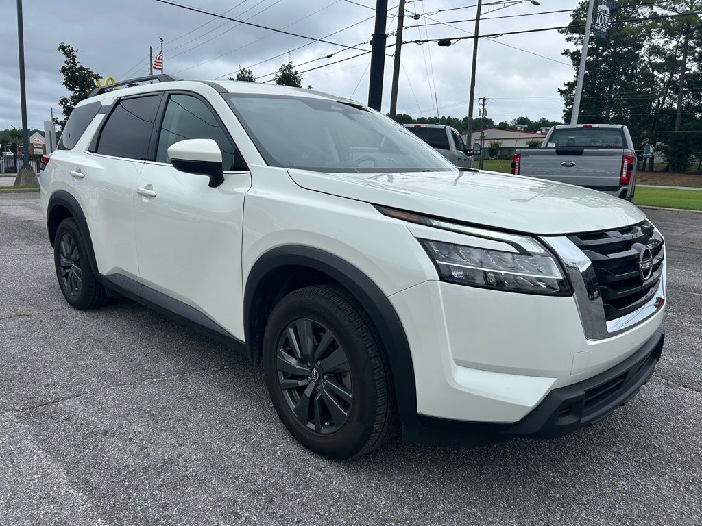 2022 Nissan Pathfinder SV photo 3