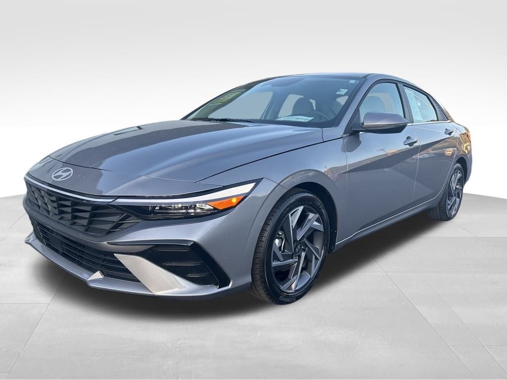 Used 2025 Hyundai Elantra Limited Sedan