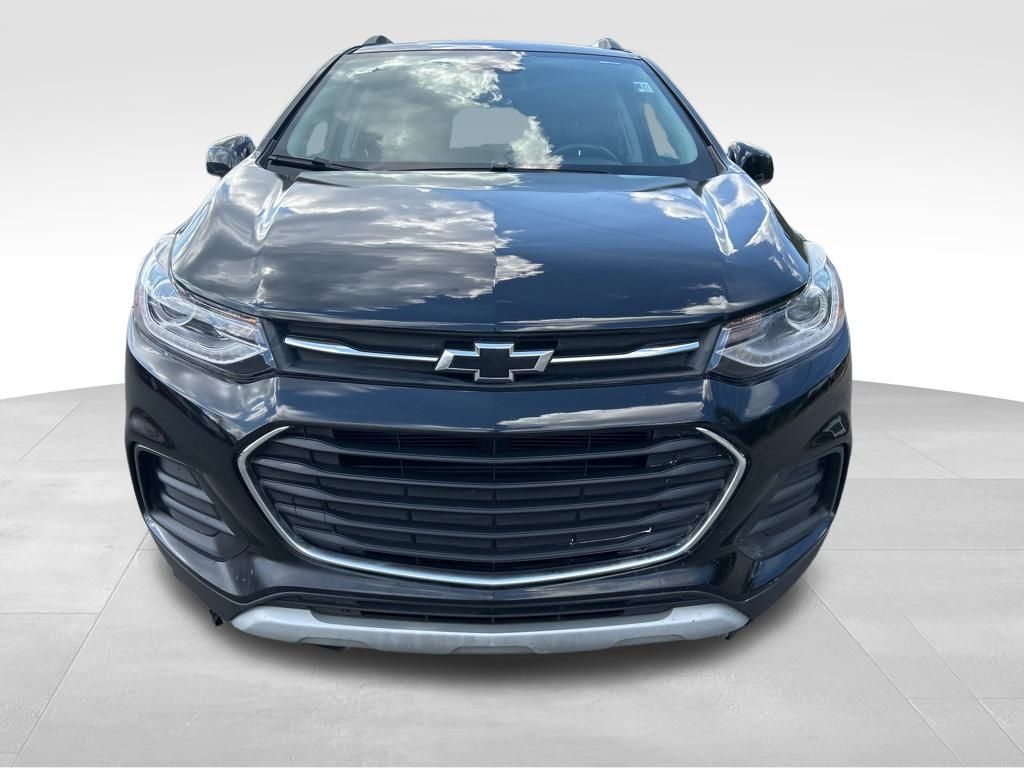 2020 Chevrolet Trax LT photo 2
