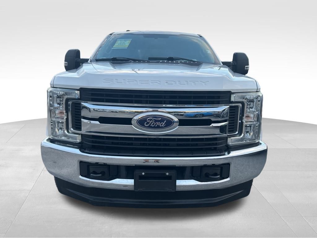 2017 Ford F-250 XLT photo 2