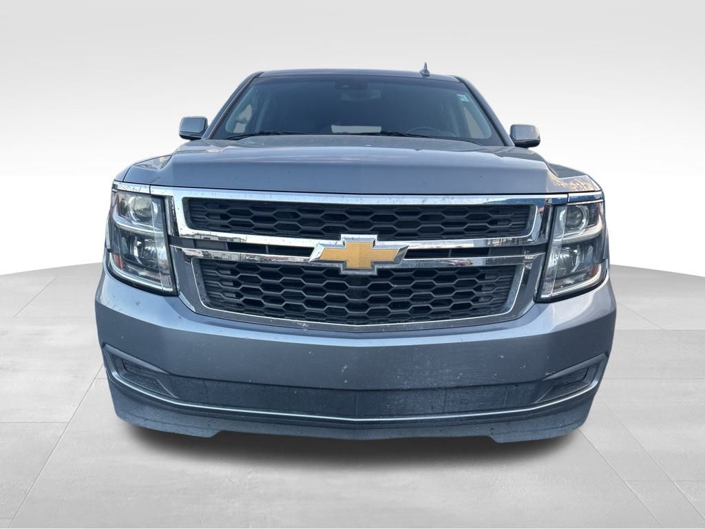 2019 Chevrolet Suburban LT photo 2