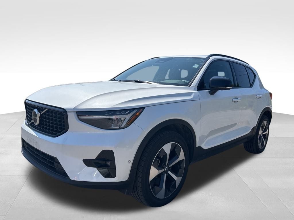 2024 Volvo XC40 Plus
