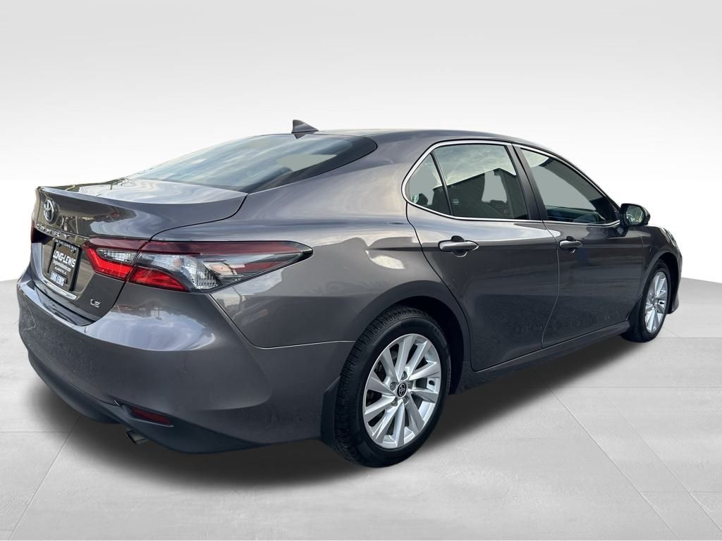 2024 Toyota Camry LE photo 4
