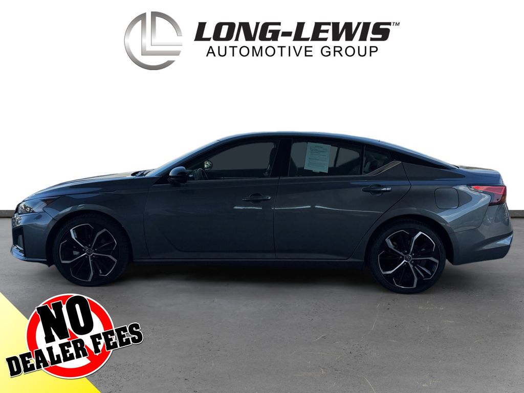 2024 Nissan Altima 2.5 SR photo 2