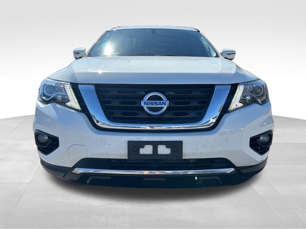 2019 Nissan Pathfinder SV photo 2