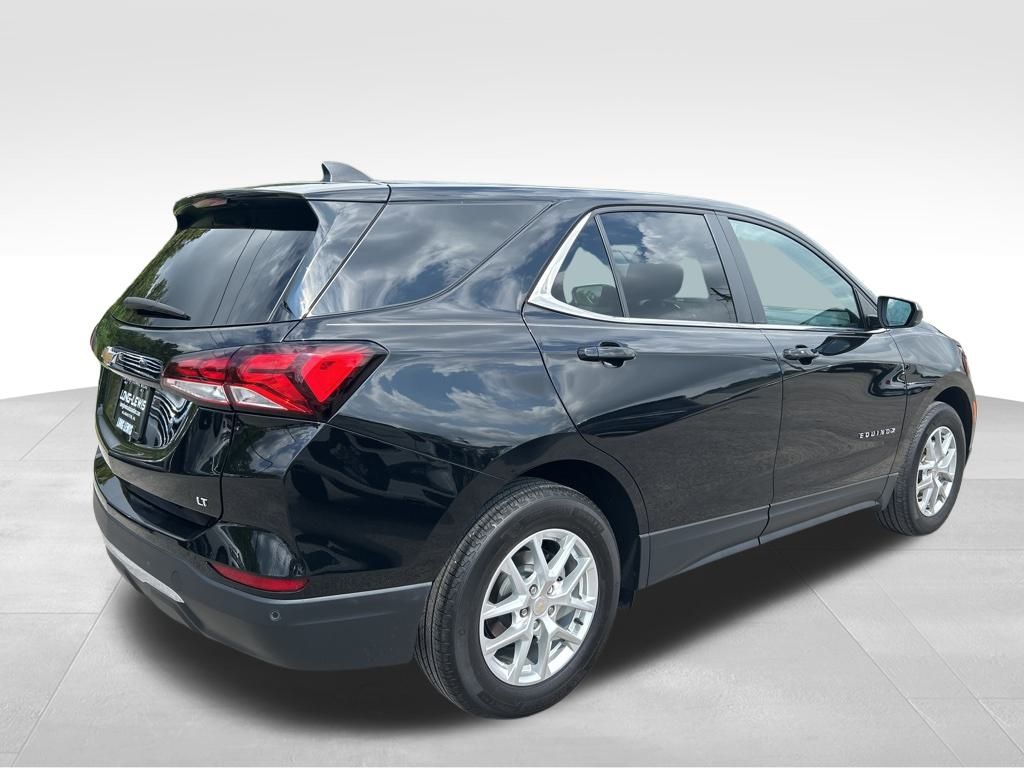 2023 Chevrolet Equinox photo 3