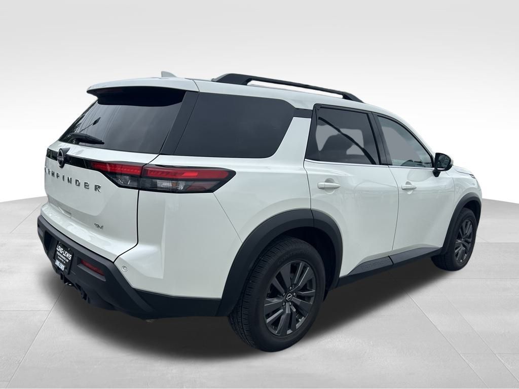 2022 Nissan Pathfinder SV photo 3