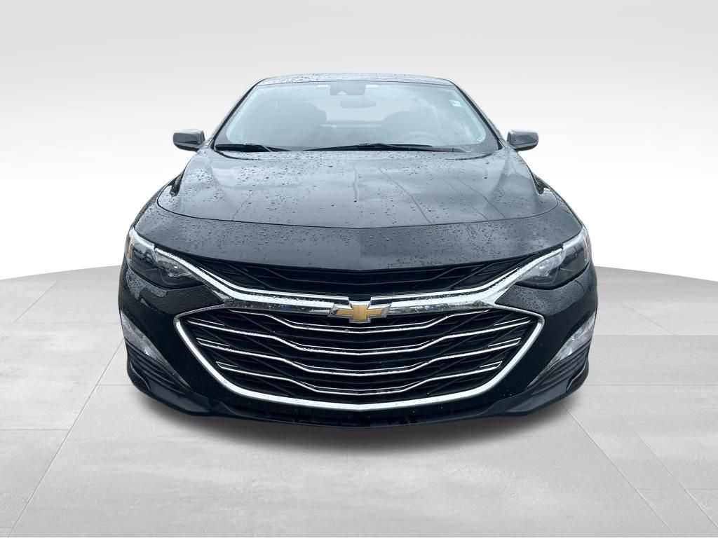2023 Chevrolet Malibu 1LT photo 2