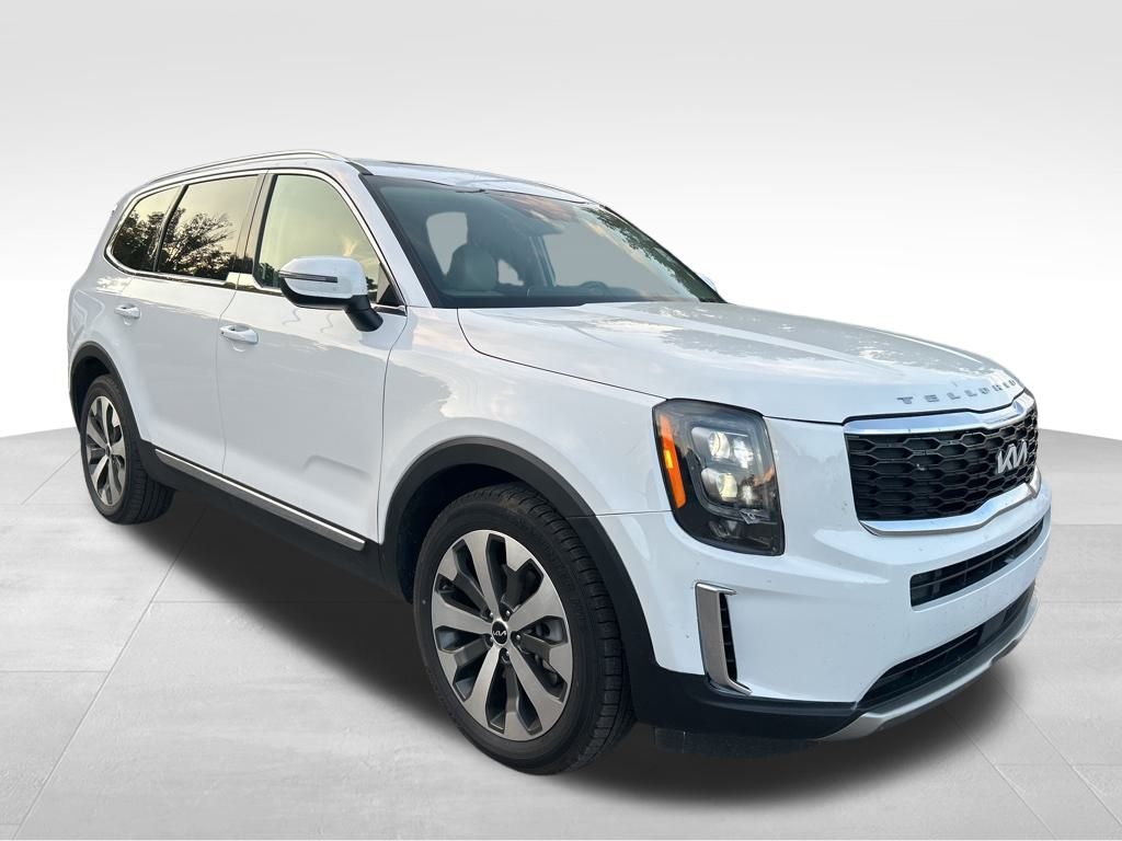 2022 Kia Telluride EX photo 3