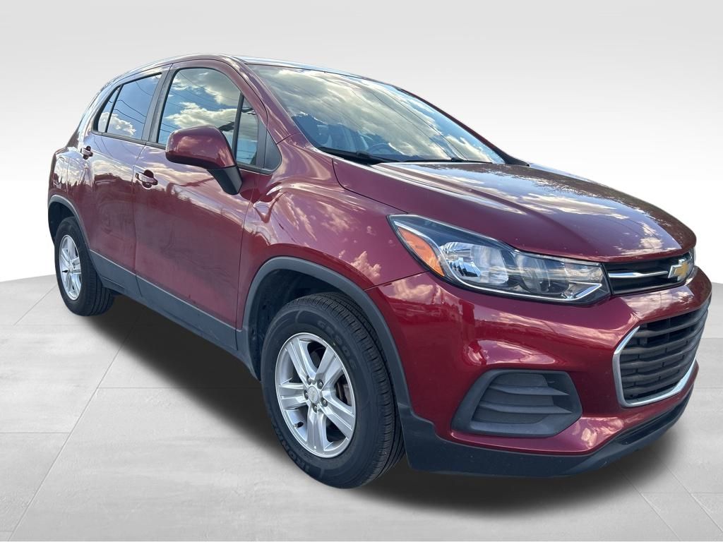 2021 Chevrolet Trax LS photo 3