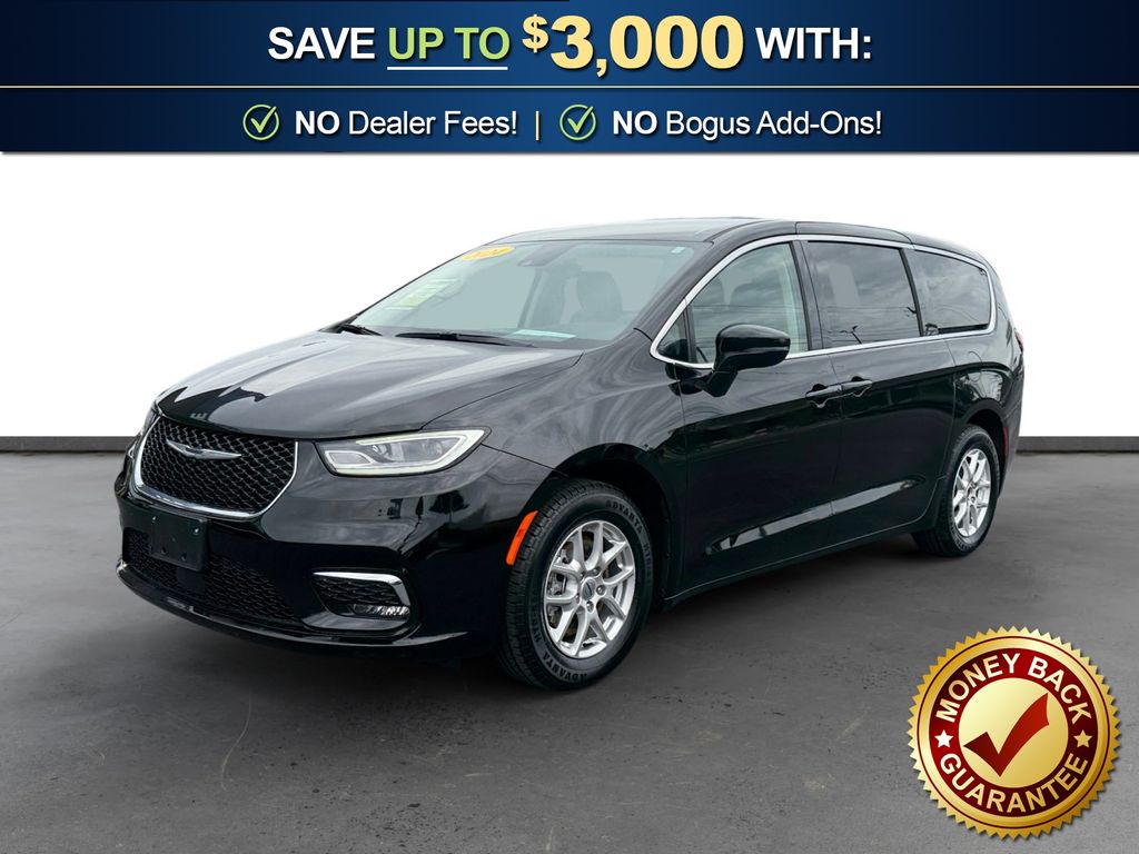 2024 Chrysler Pacifica Touring L's photo