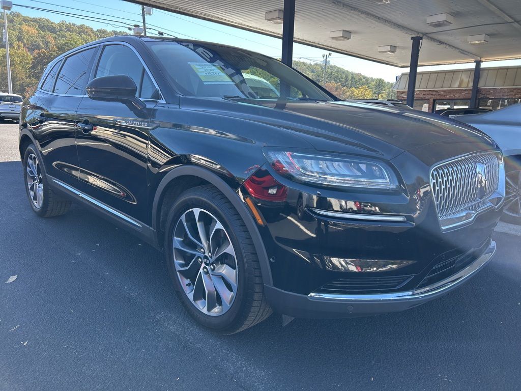 2021 Lincoln Nautilus Reserve photo 3