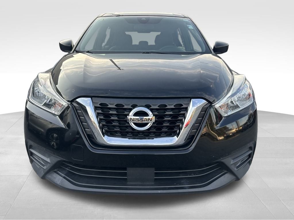 2020 Nissan Kicks S photo 2