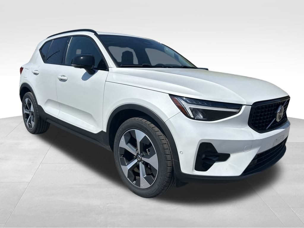 Used 2024 Volvo XC40 B5 Plus Dark SUV