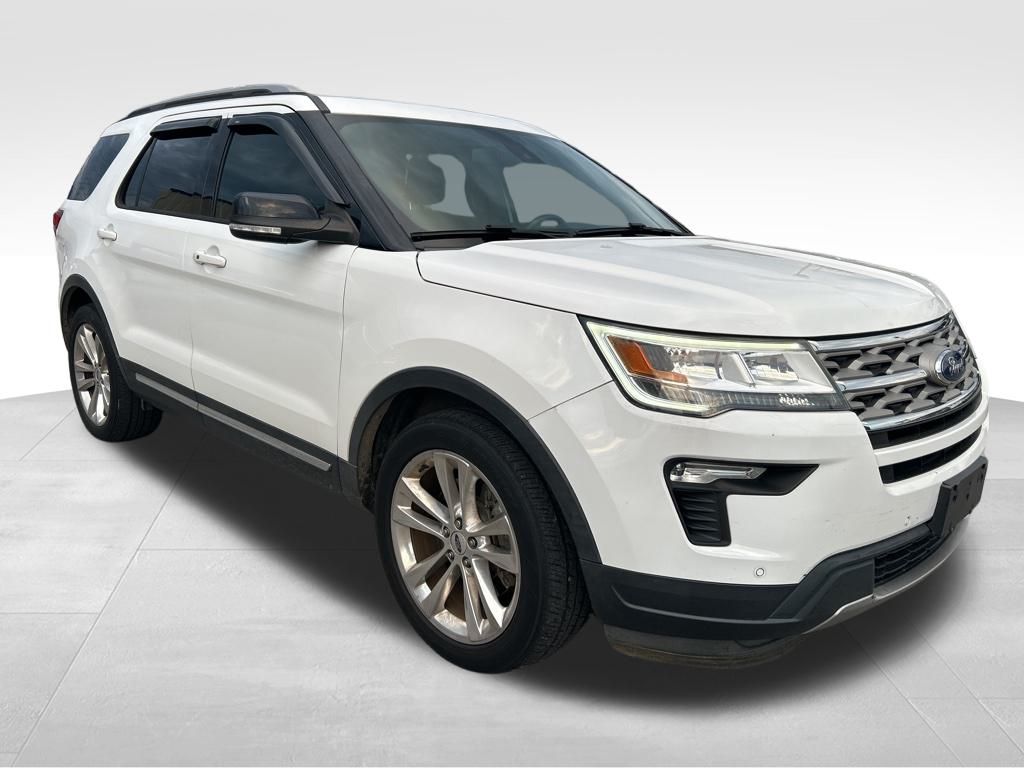 2018 Ford Explorer XLT photo 3