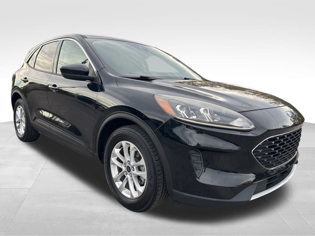 2020 Ford Escape SE Sport photo 3