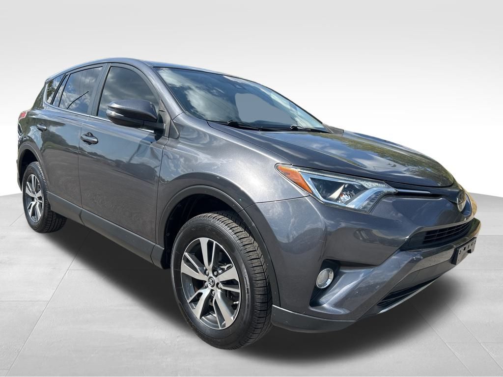 2018 Toyota RAV4 XLE photo 3