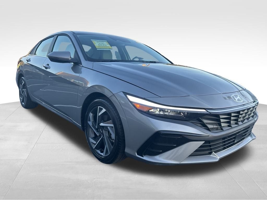 Used 2025 Hyundai Elantra Limited Sedan