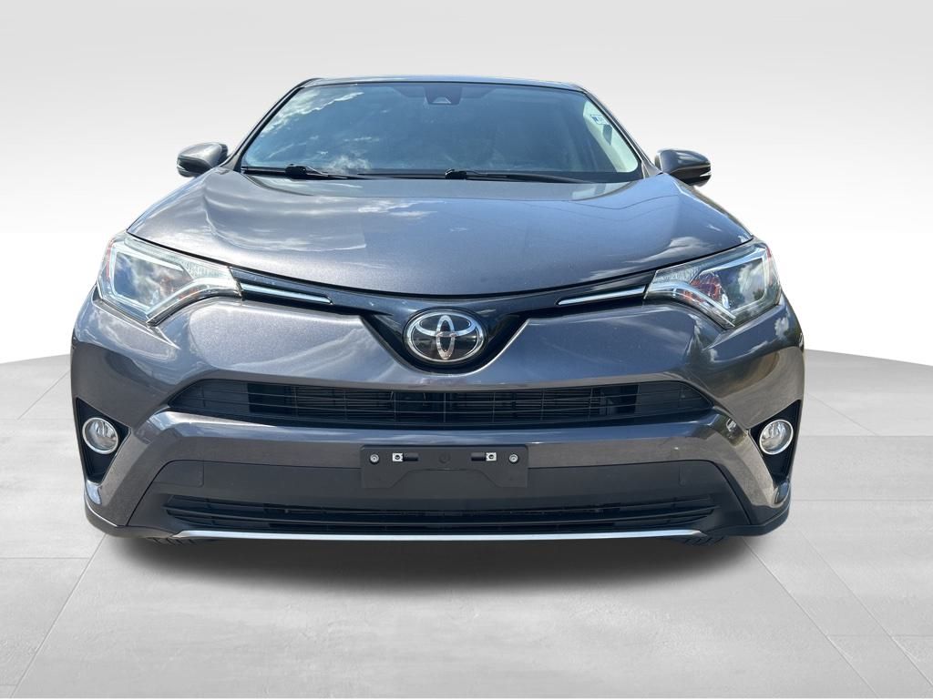 2018 Toyota RAV4 XLE photo 2