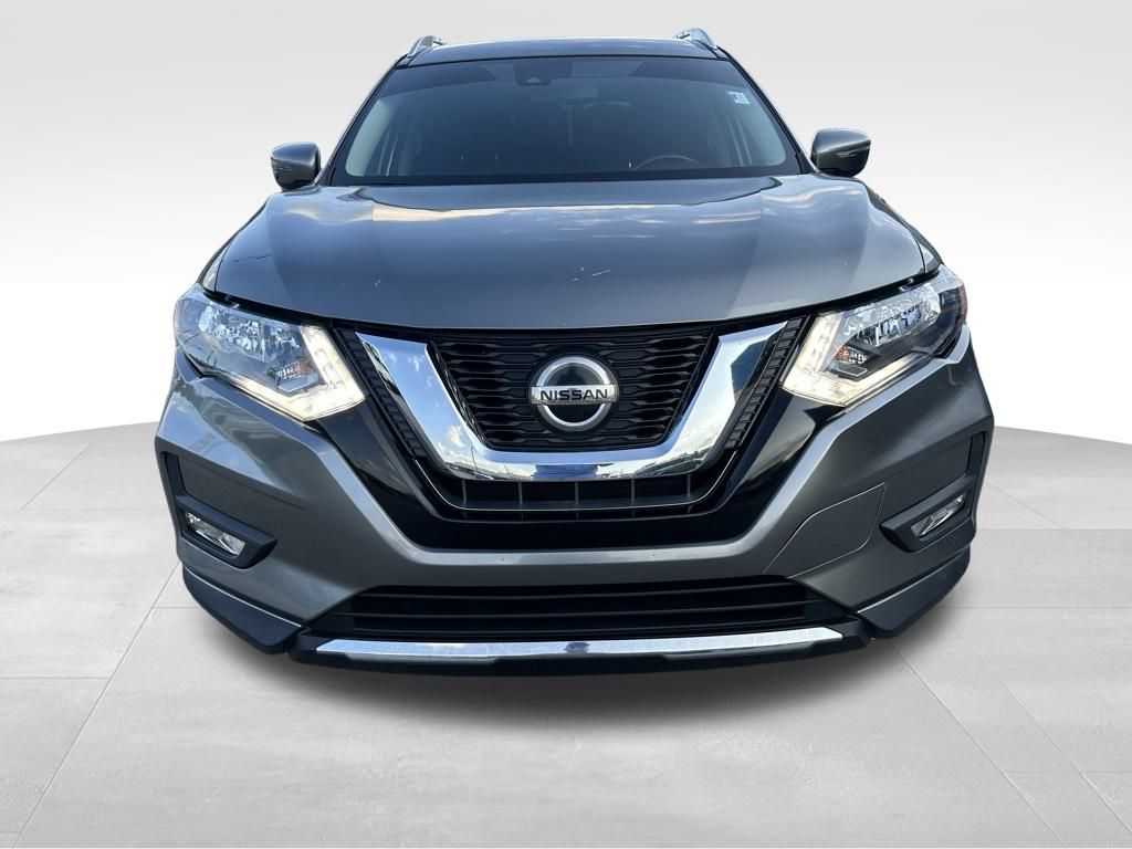 2019 Nissan Rogue SV photo 2