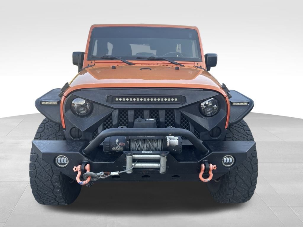 2015 Jeep Wrangler Unlimited Rubicon photo 2