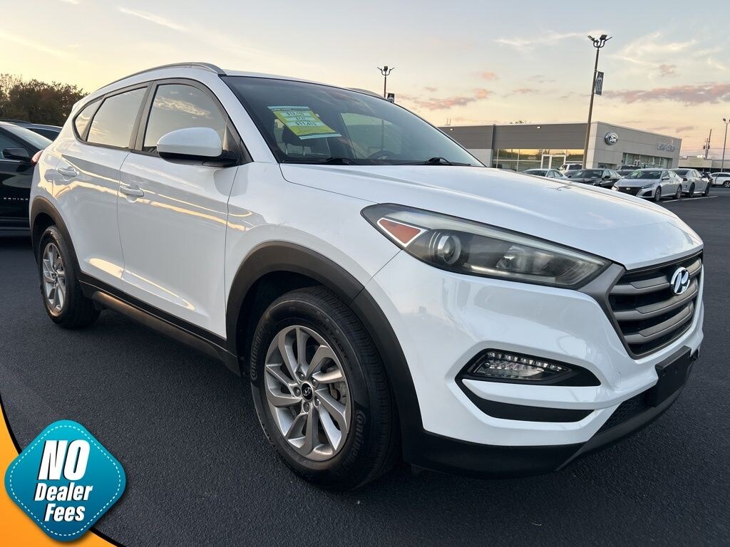 Used 2016 Hyundai Tucson SE w/Beige Interior SUV