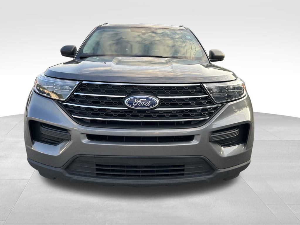 2023 Ford Explorer XLT photo 2
