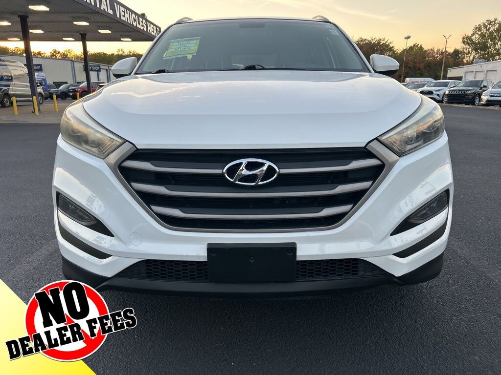Used 2016 Hyundai Tucson SE w/Beige Interior SUV