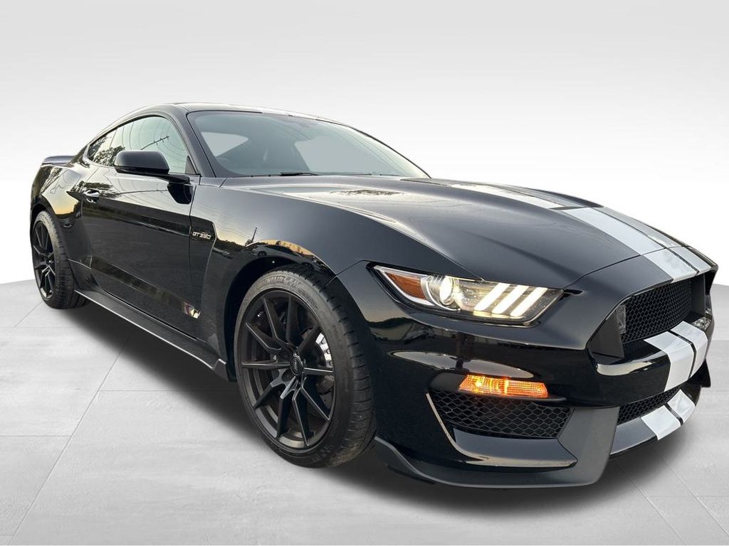 2017 Ford Mustang Shelby photo 3