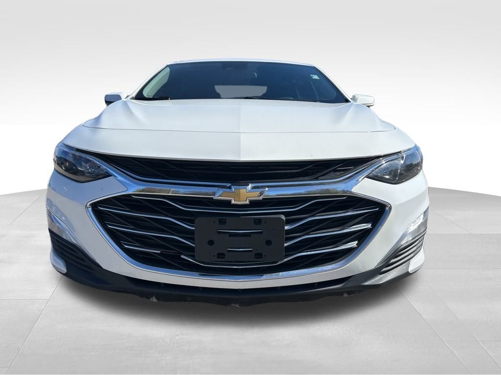 2021 Chevrolet Malibu LS photo 2