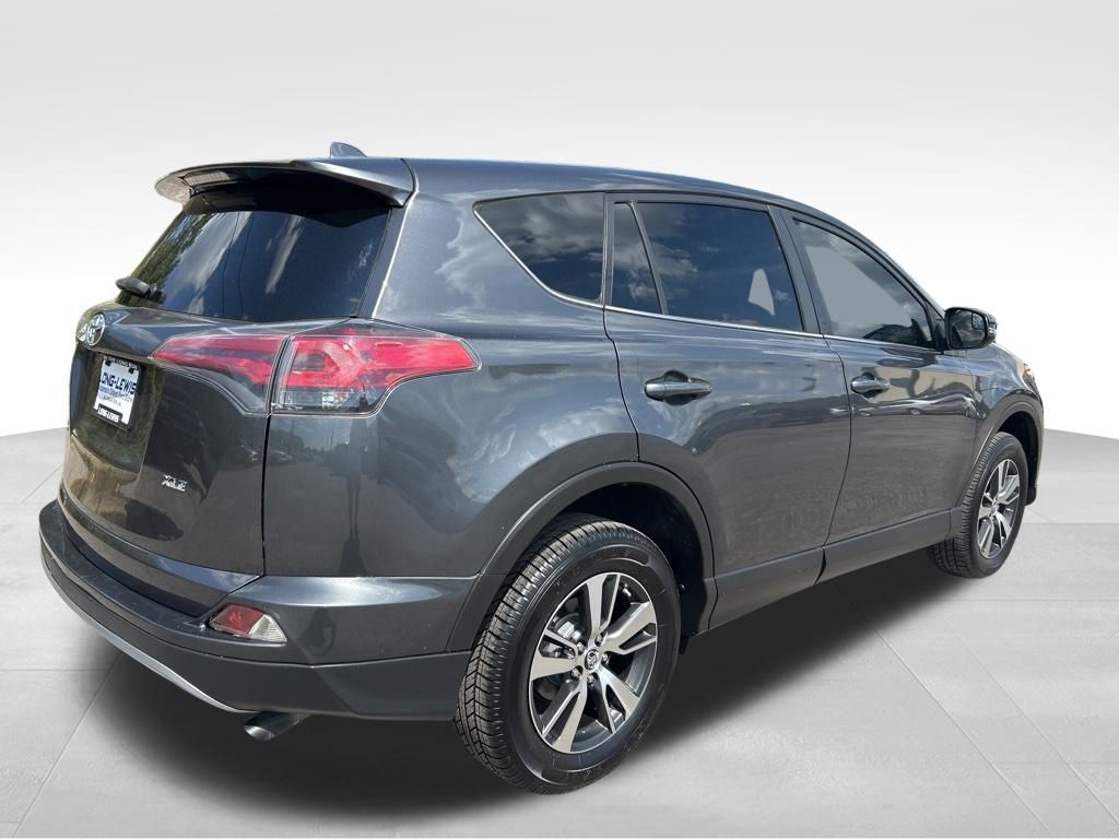 2018 Toyota RAV4 XLE photo 4