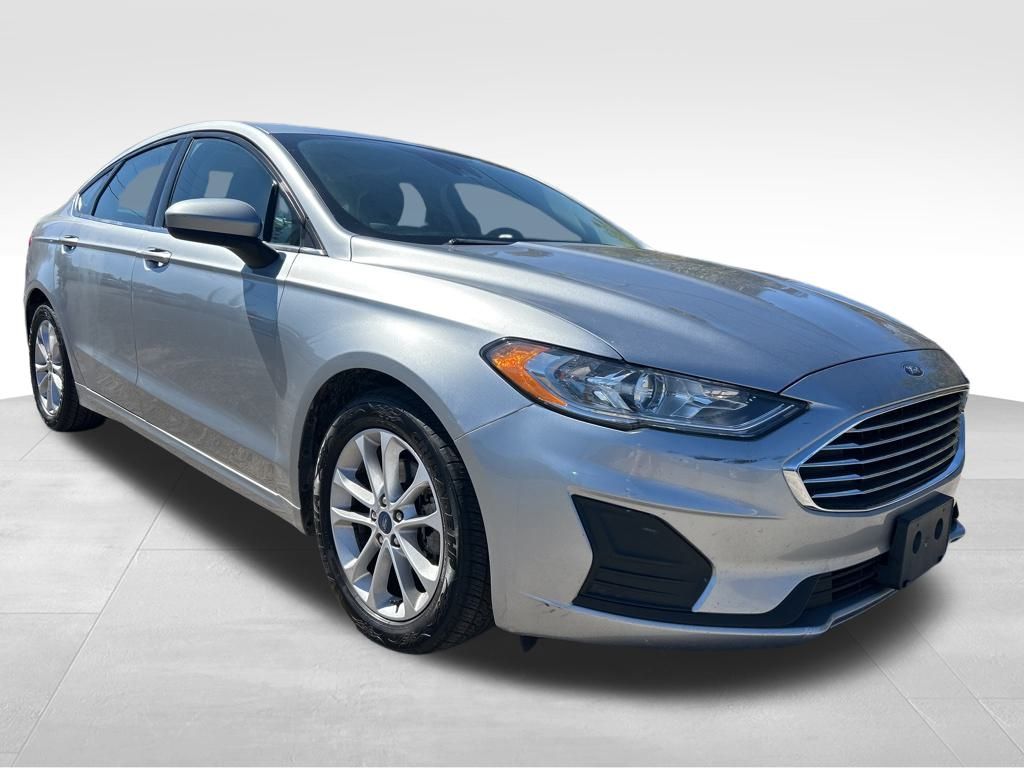 2020 Ford Fusion SE photo 3