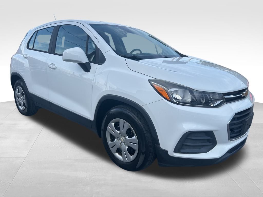 2017 Chevrolet Trax LS photo 3