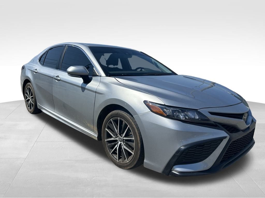 2024 Toyota Camry SE photo 3