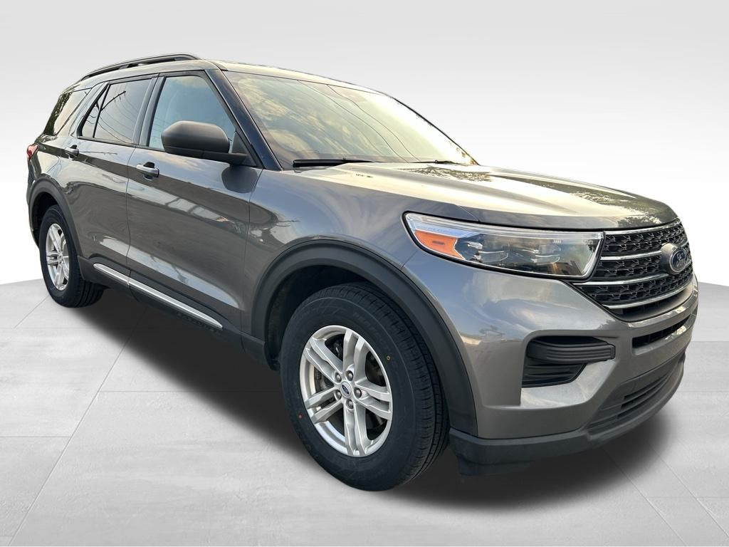 2023 Ford Explorer XLT photo 3